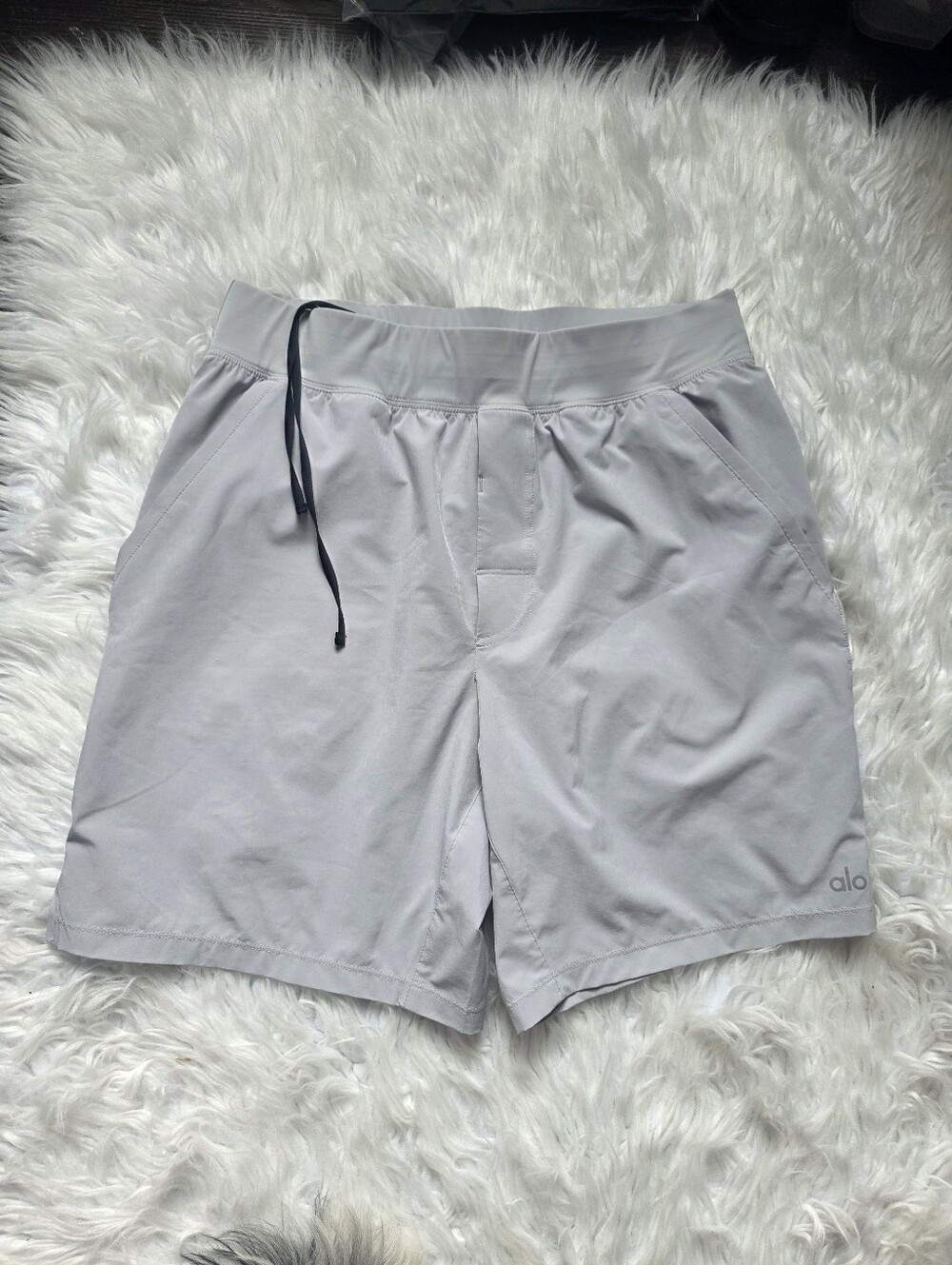 ALO Yoga Light Gray Men’s Hybrid Shorts